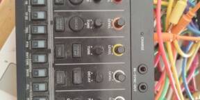 roland aira t8