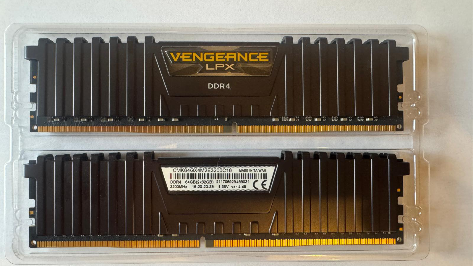 Vends RAM DDR4 - 64 Go - Marque CORSAIR (2X32GB) - Jamais servi !