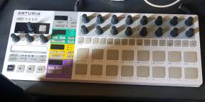 Vends Arturia Beatstep Pro comme neuf