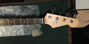 Vends manche basse + Mécaniques type Squier