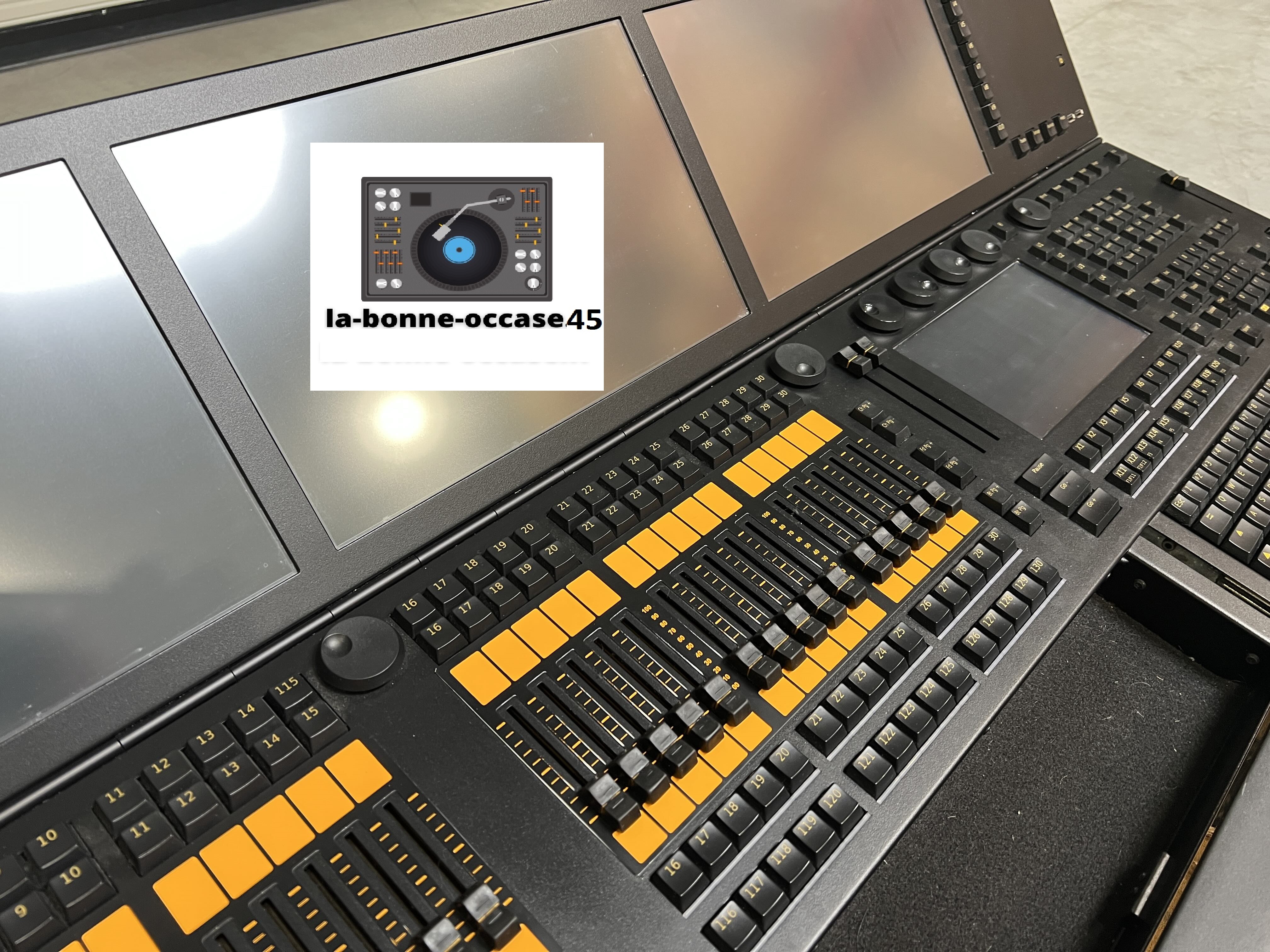 vend Console Grand MA 2 Full Size