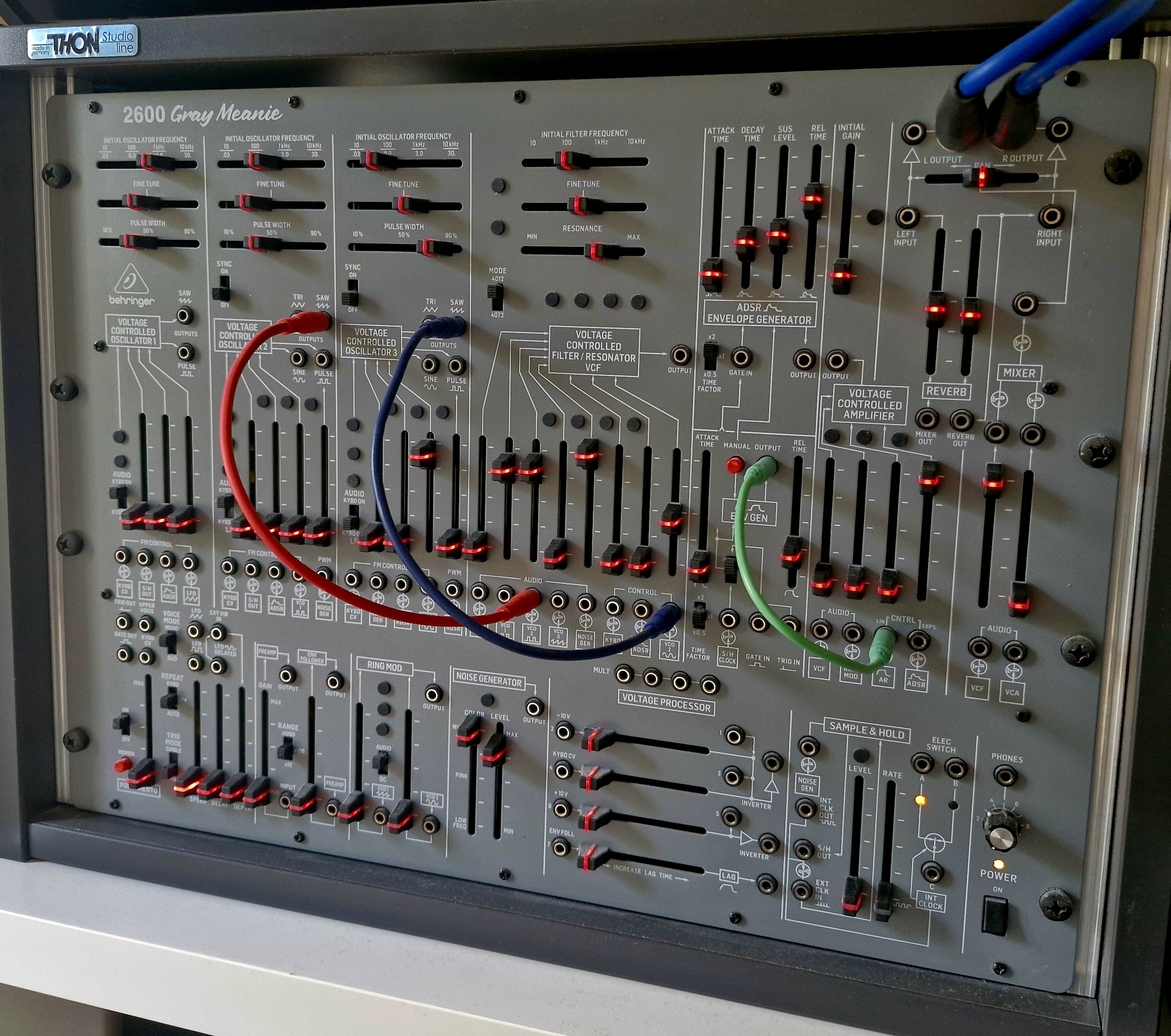 Vends synthétiseur Behringer 2600 Gray Meanie avec rack