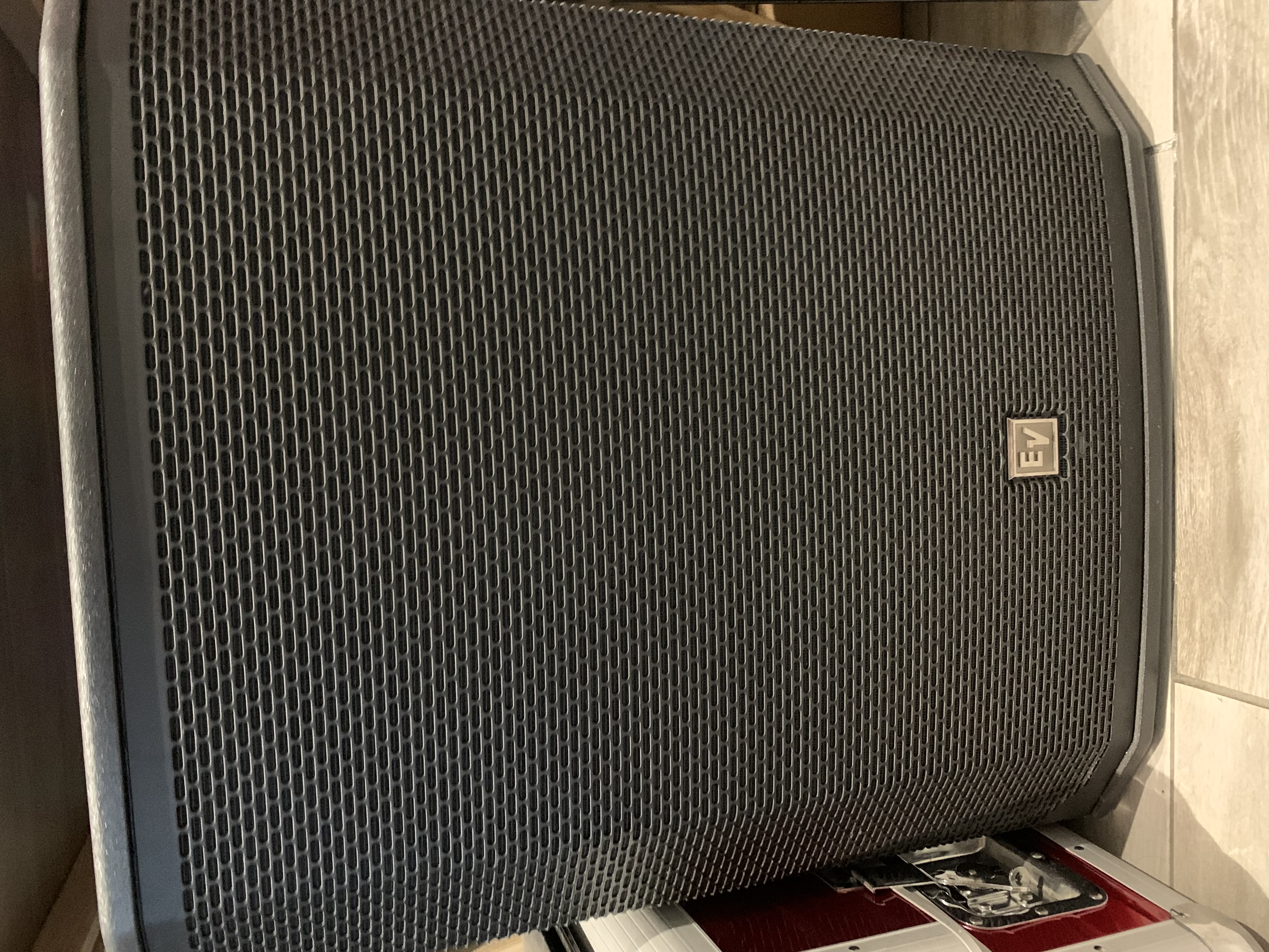 Caisson de basse actif electro voice