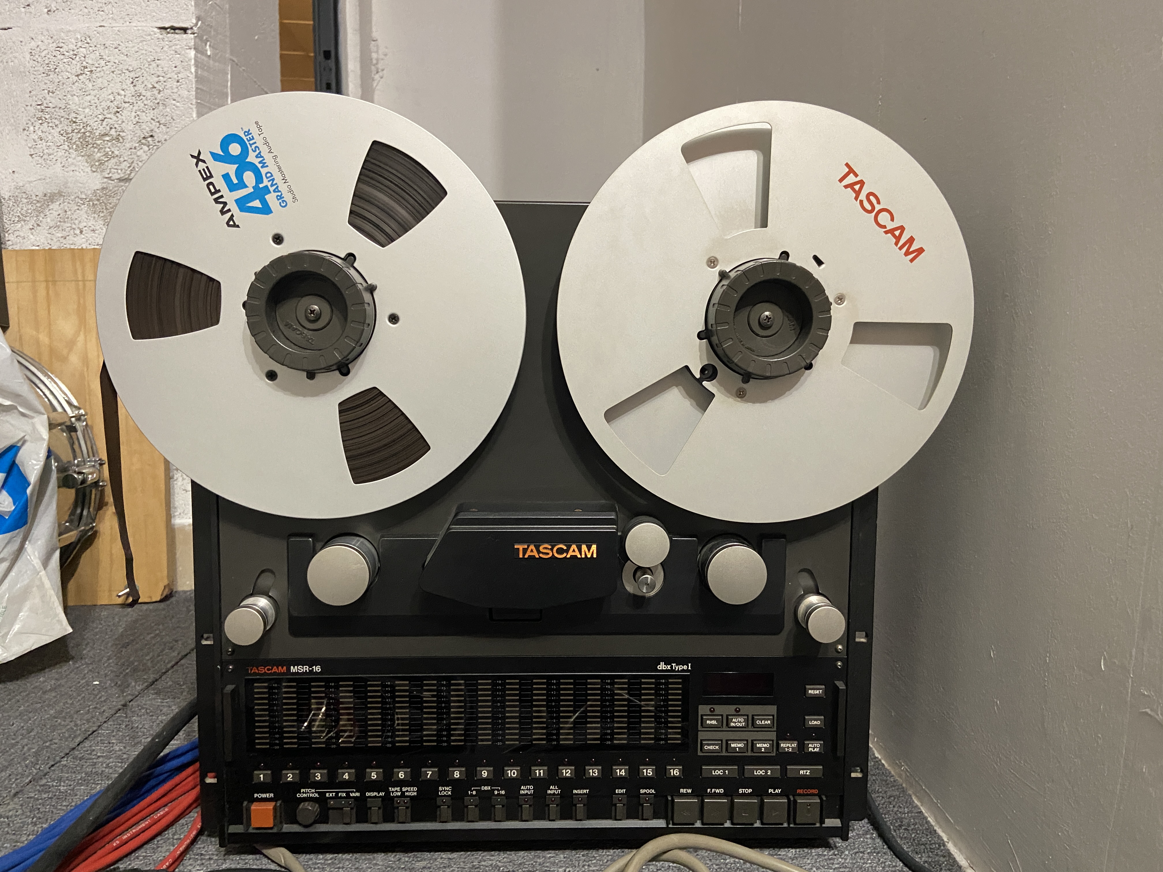 TASCAM MSR 16 + Patch + Telecommande