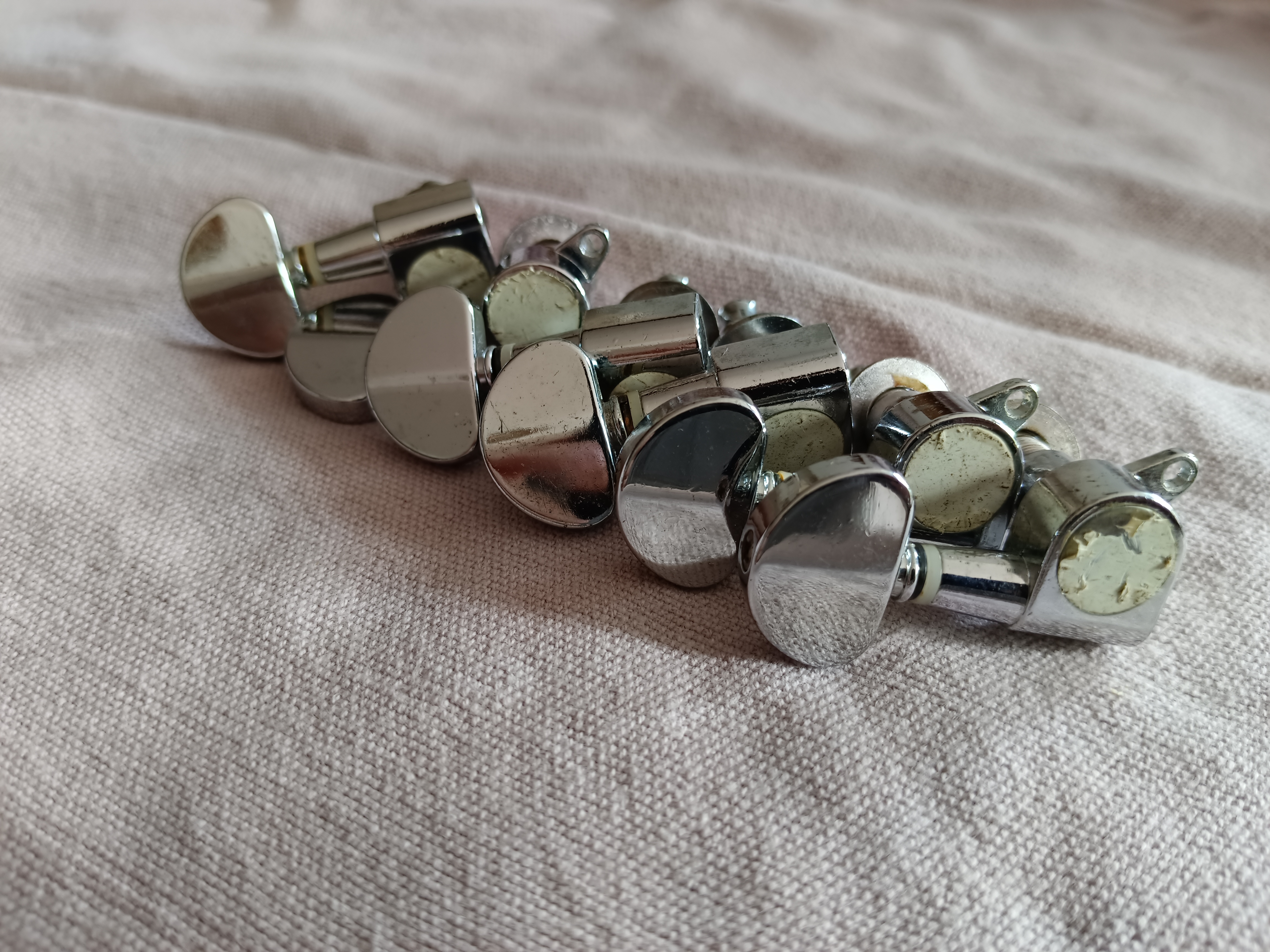 mécaniques 3 droite / 3 gauches • guitare électrique