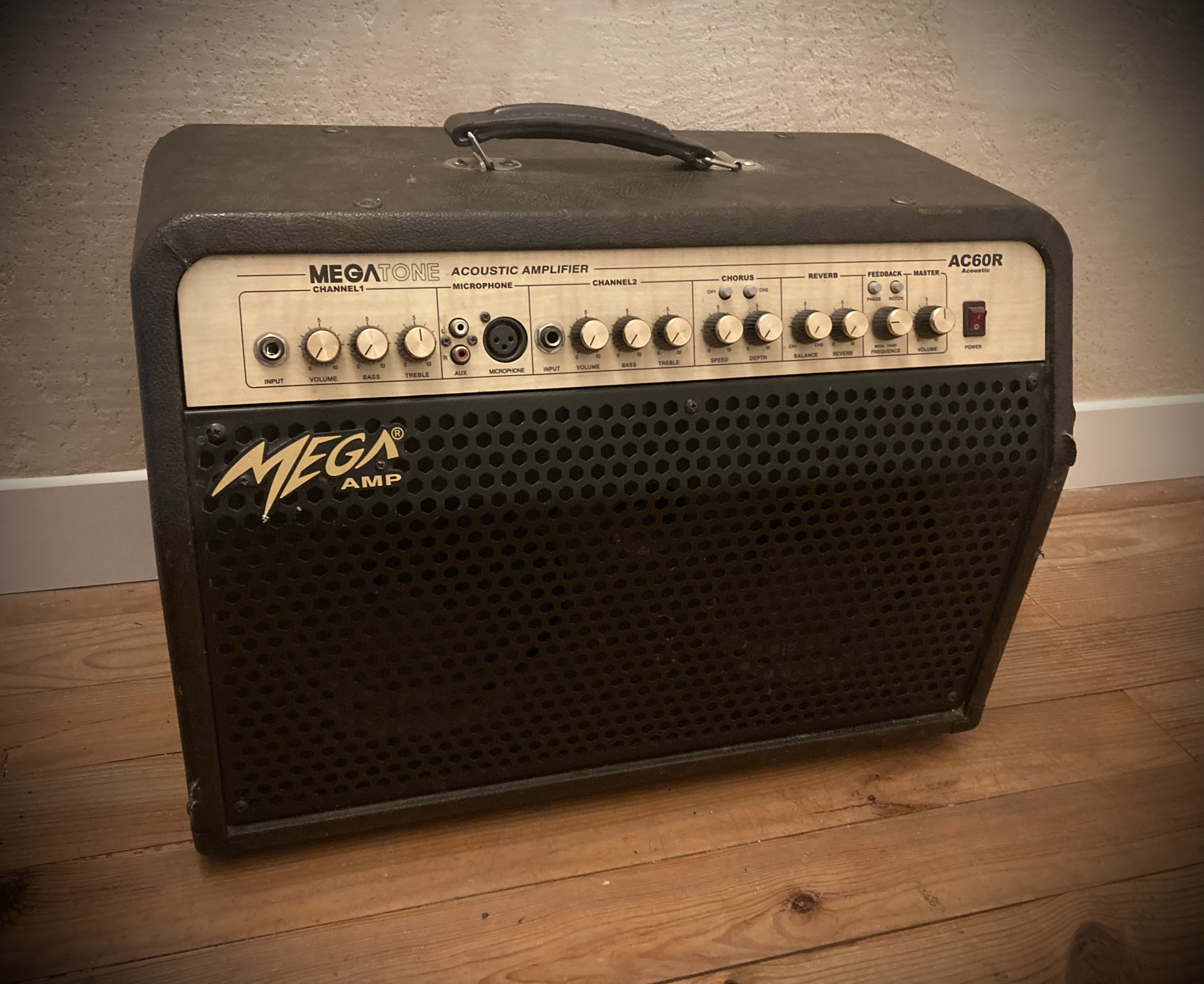 Méga Amp AC60R 
