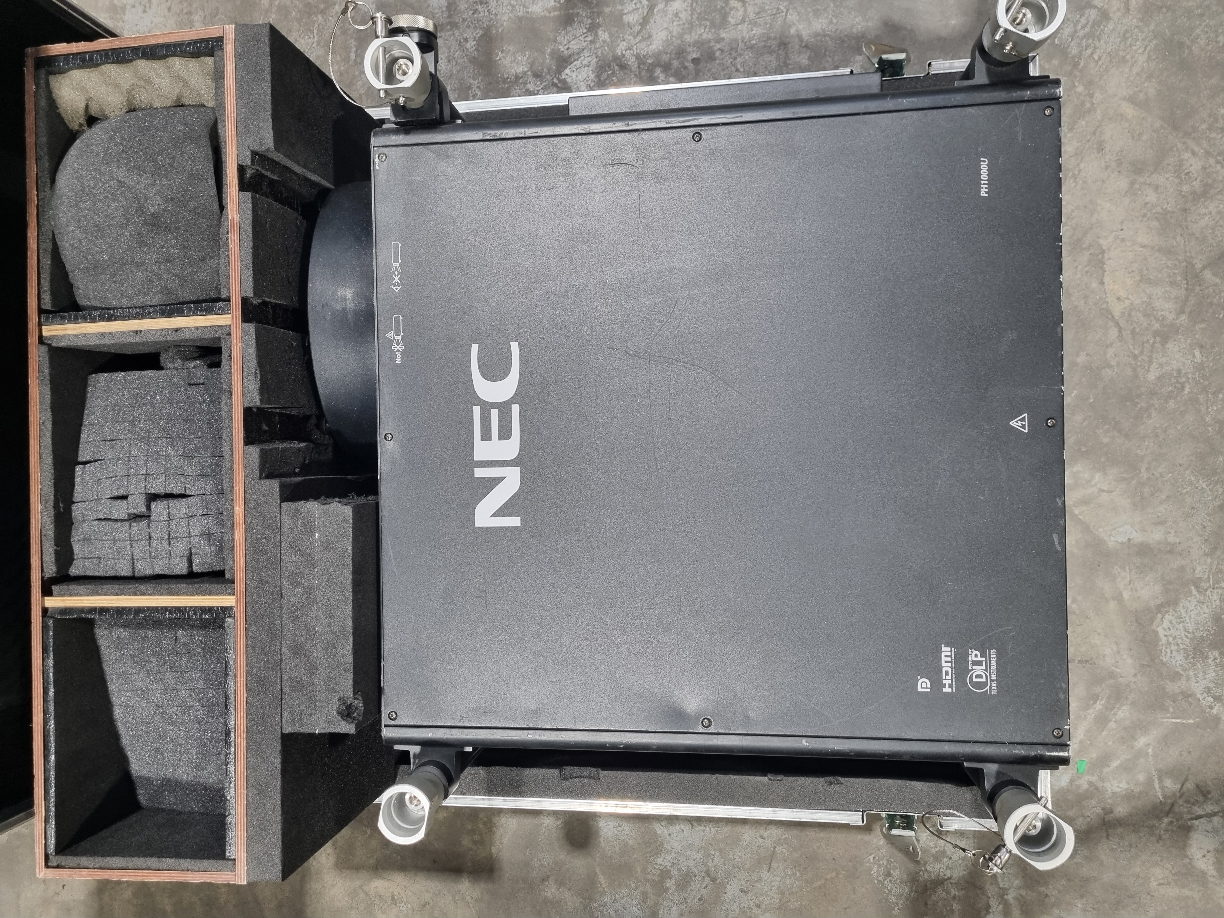 NEC PH1000U