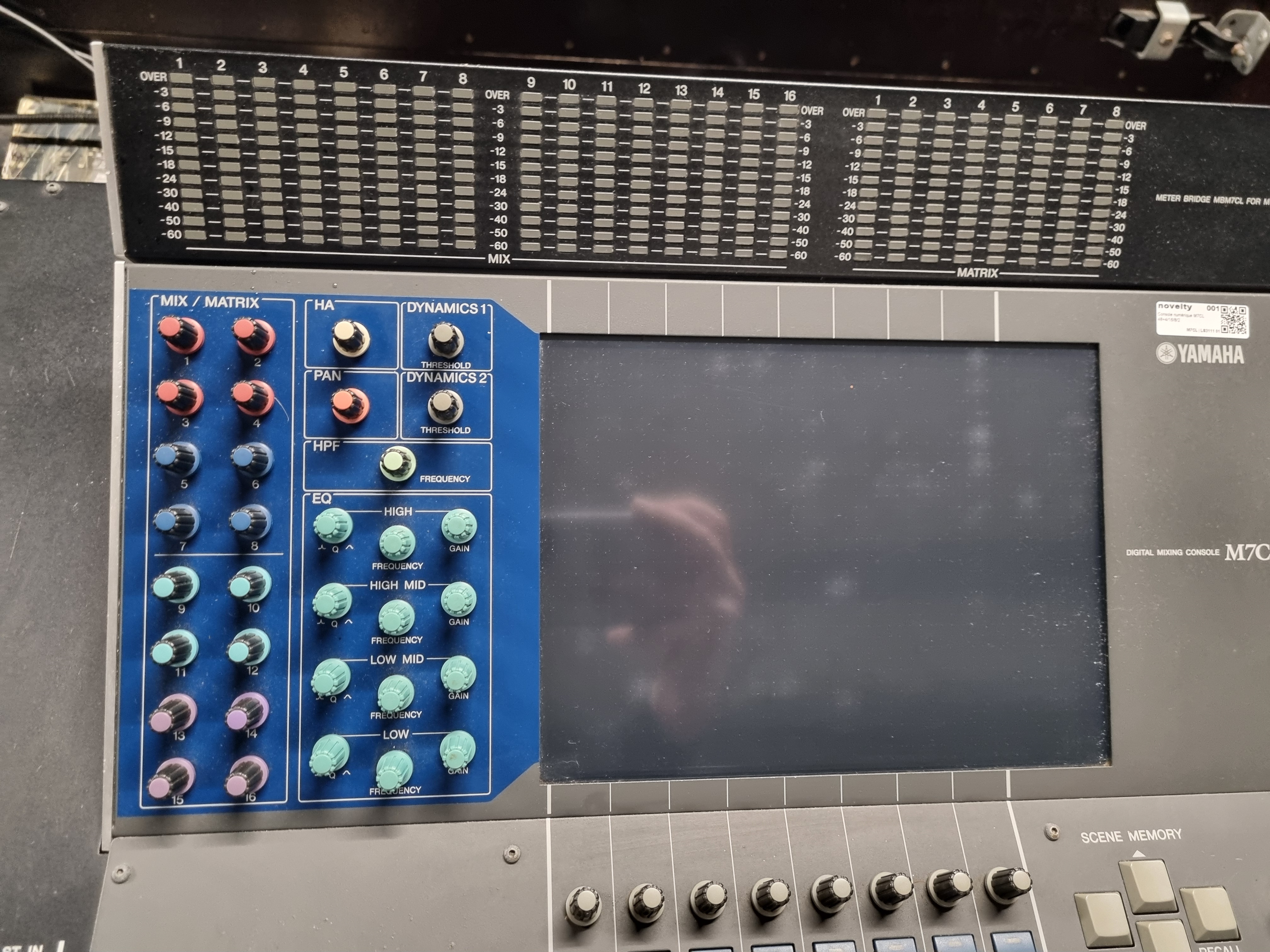 YAMAHA M7CL Ecran