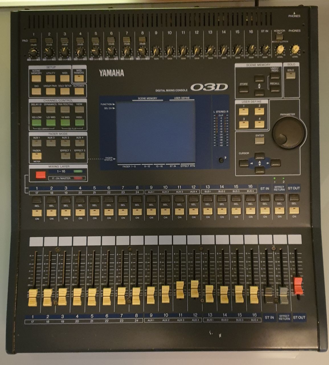 Vends 2 enceintes actives Wharfedale + Table de mixage Yamaha