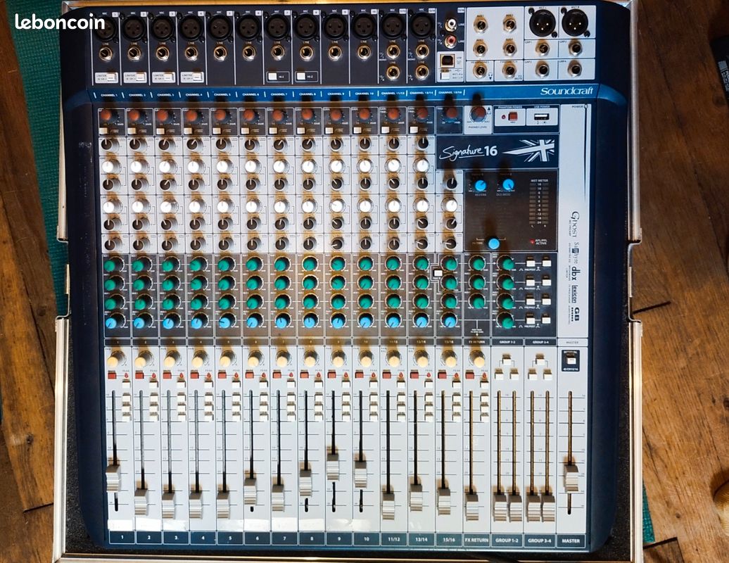 Table de mixage Soundcraft Signature 16