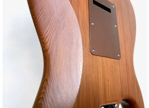 Fender Reclaimed Old-Growth Redwood Stratocaster (36840)