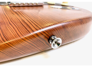 Fender Reclaimed Old-Growth Redwood Stratocaster (82111)