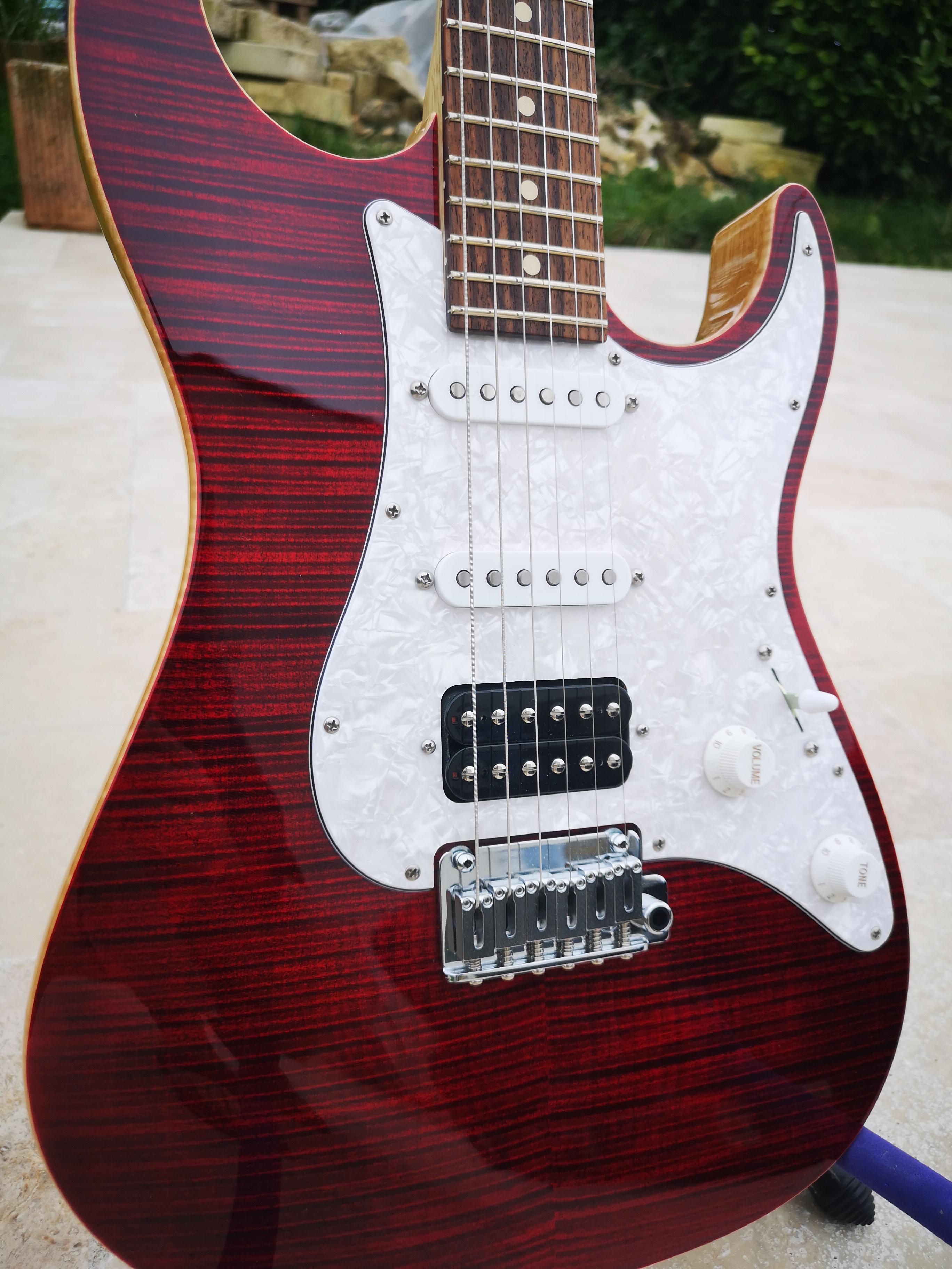 Suhr Standard tout Korina, Flame Pepper Red 