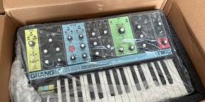 Vends Moog Grandmother TBE