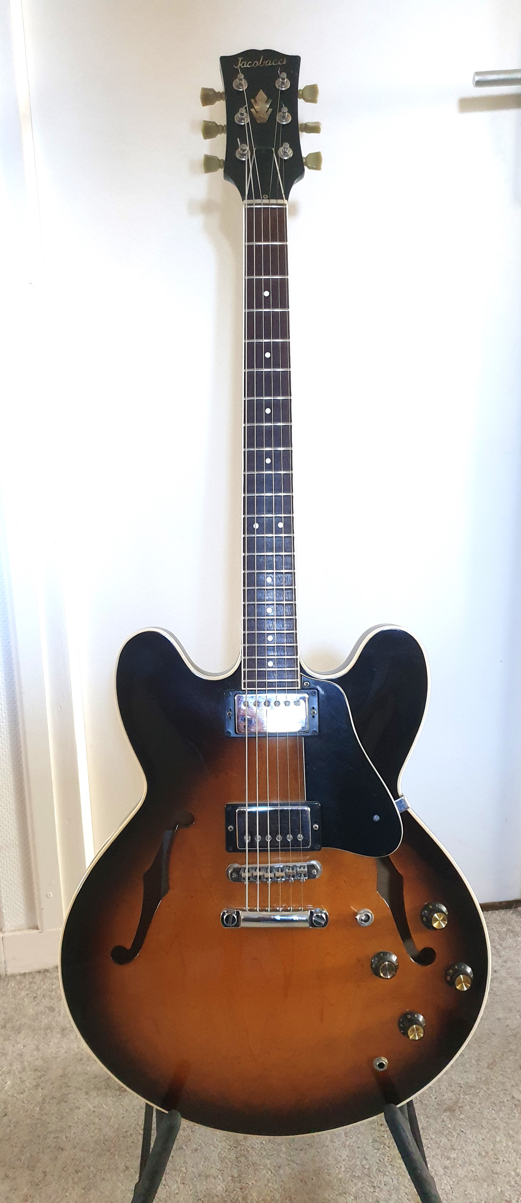 Guitare Jacobacci R2 de 1985