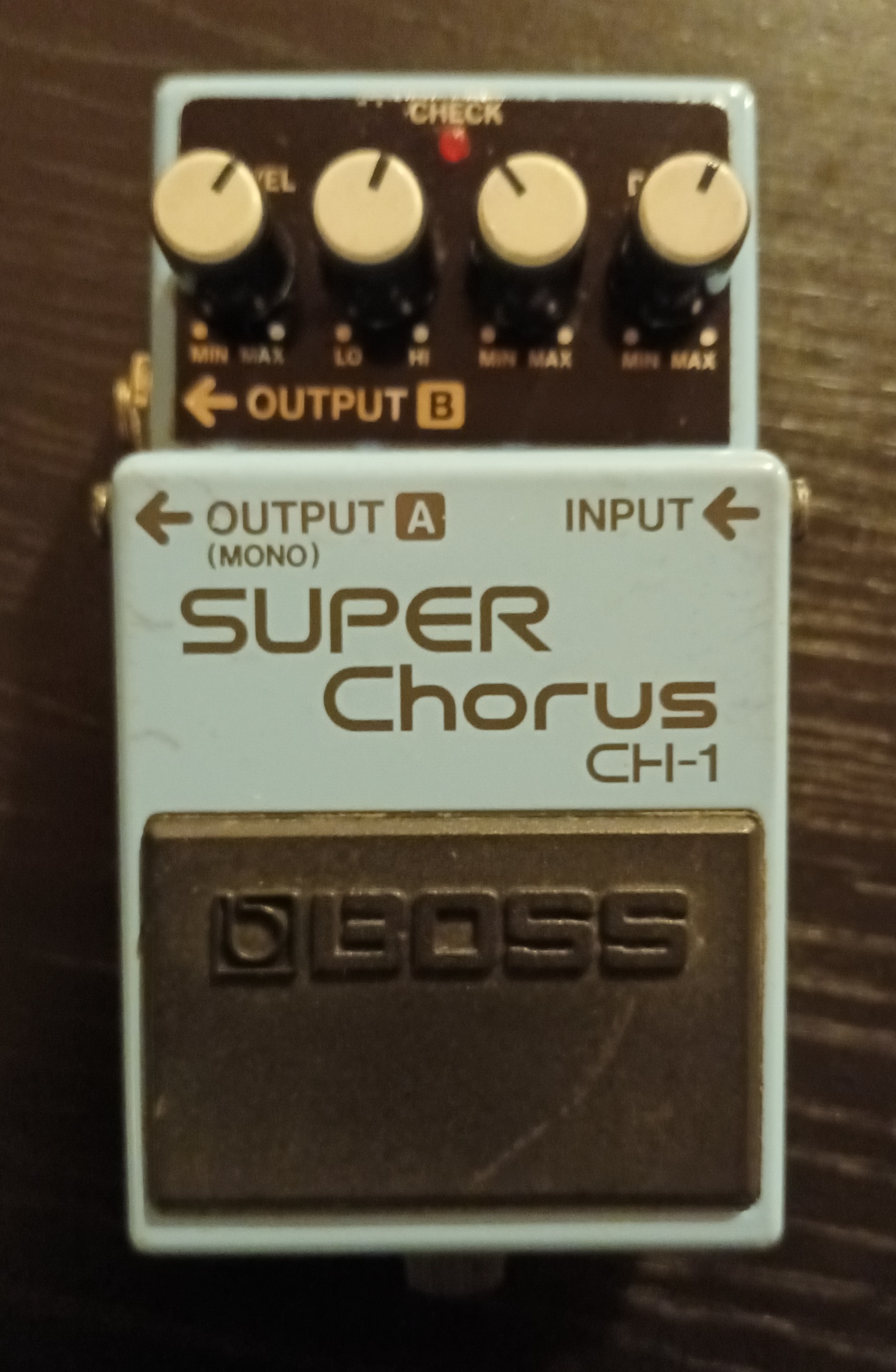 Vends Boss Chorus CH-1 port compris sans boite