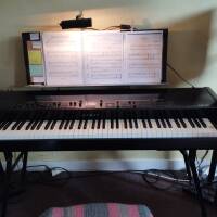 Vends Piano Kawai MP10.