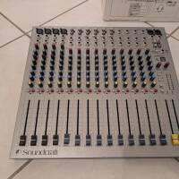 Console de mixage Soundcraft Spirit ES - 24 pistes (10 stéréo + 4 mono)