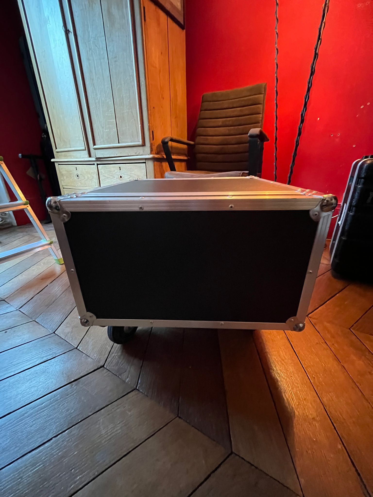 Vends Rack 6u avec roulette 