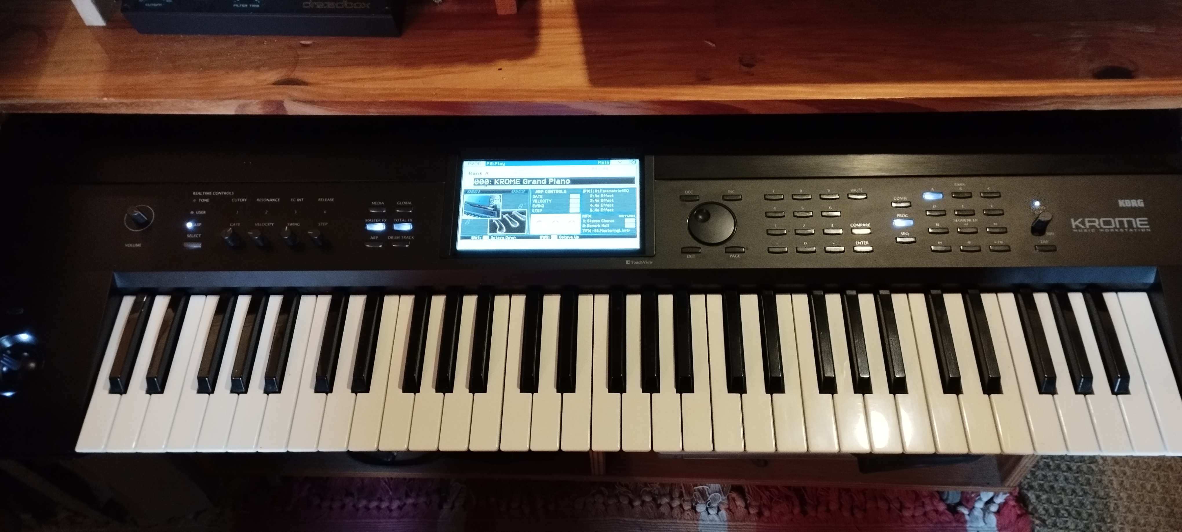 Korg Krome 61 + Flightcase