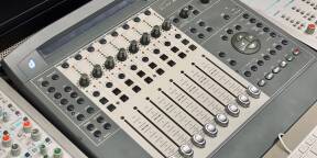 Digidesign Command 8 surface control pour DAW et Plugins Pro tools cubase etc ....