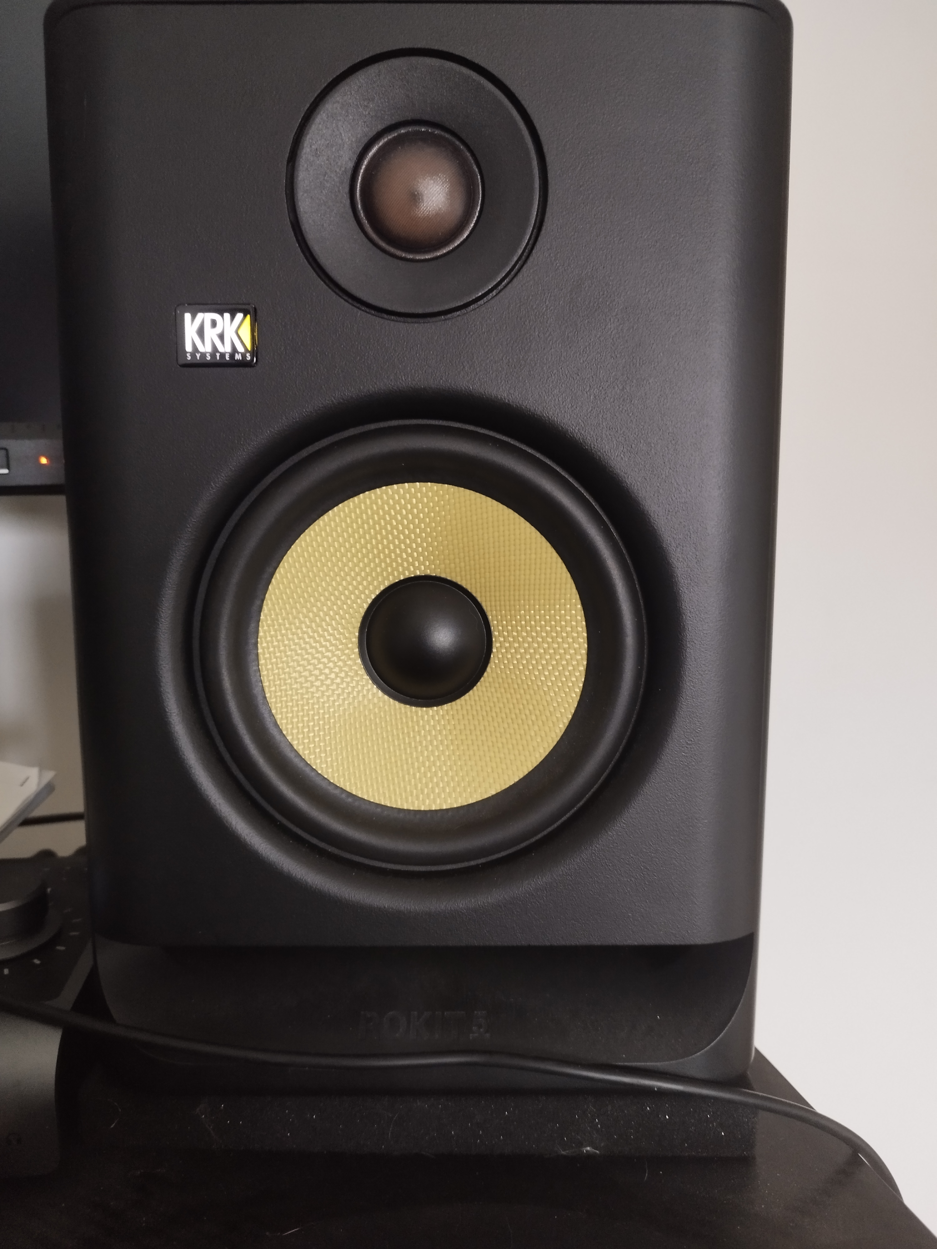 Monitoring KRK RP5 G5