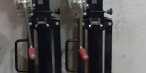 Pieds de levage avec supports en T