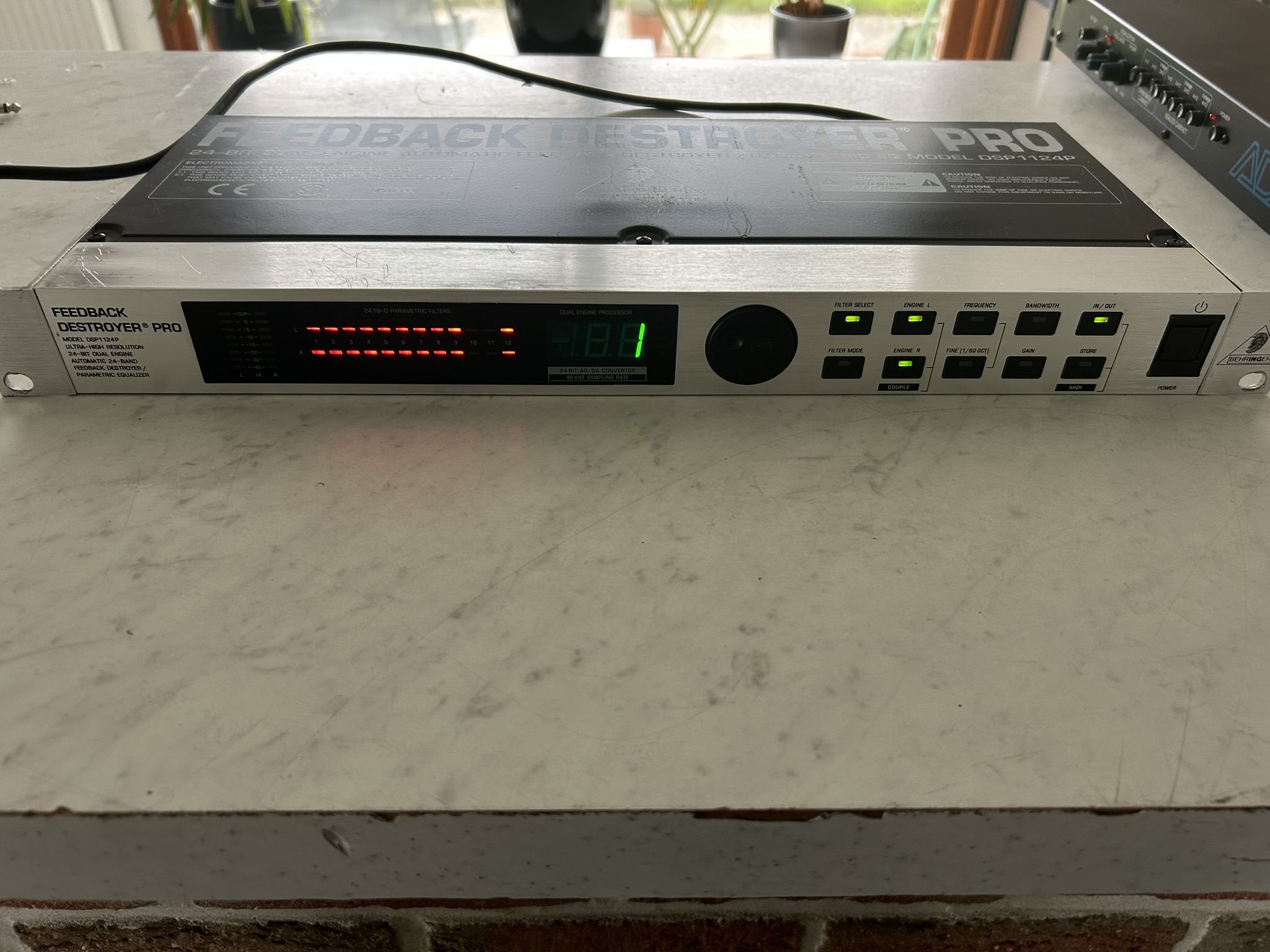 behringer DSP 1124P feedback destroyer