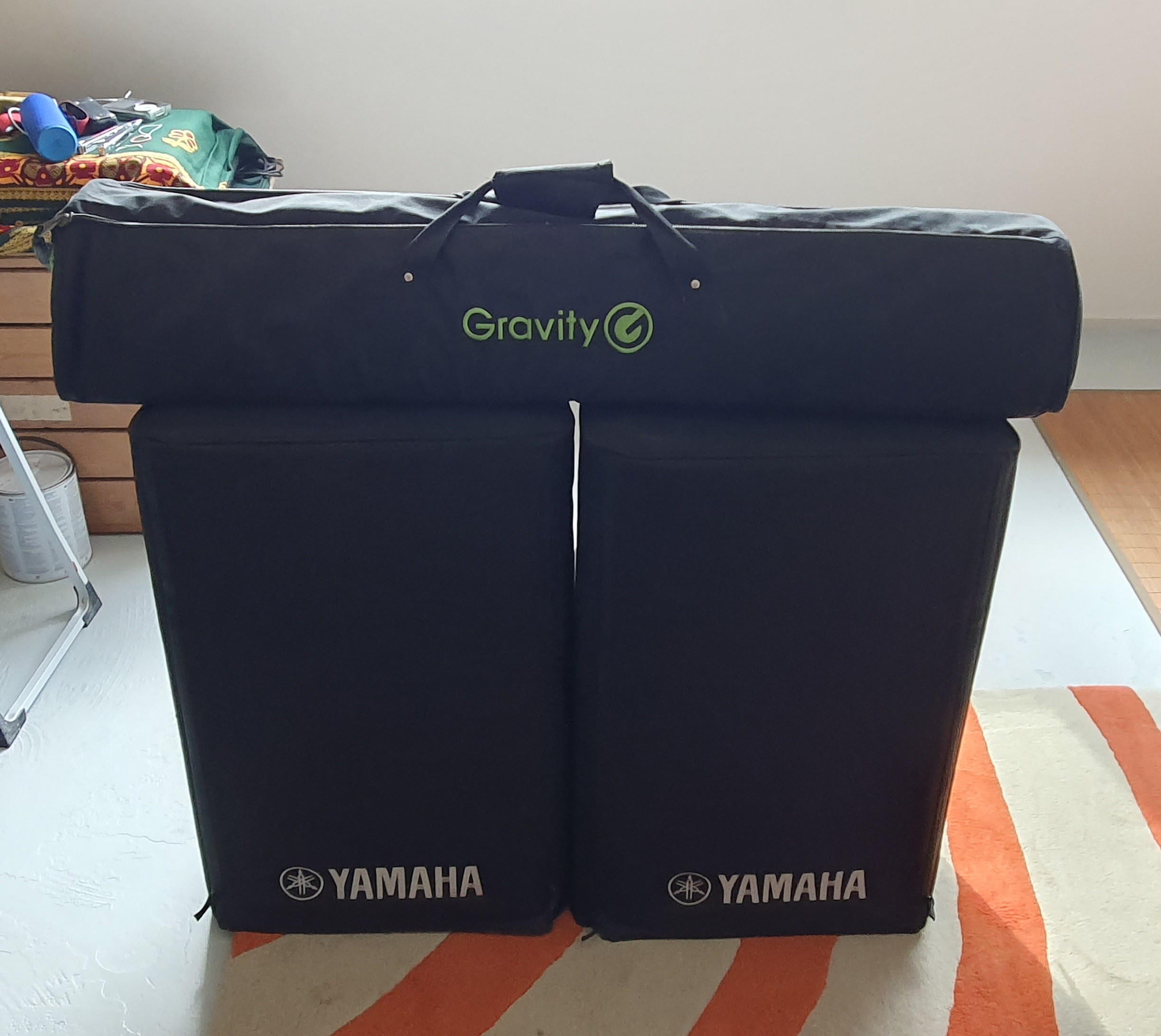 Pack Yamaha DBR15 + housses d'origine + pieds acier Gravity + housse transport