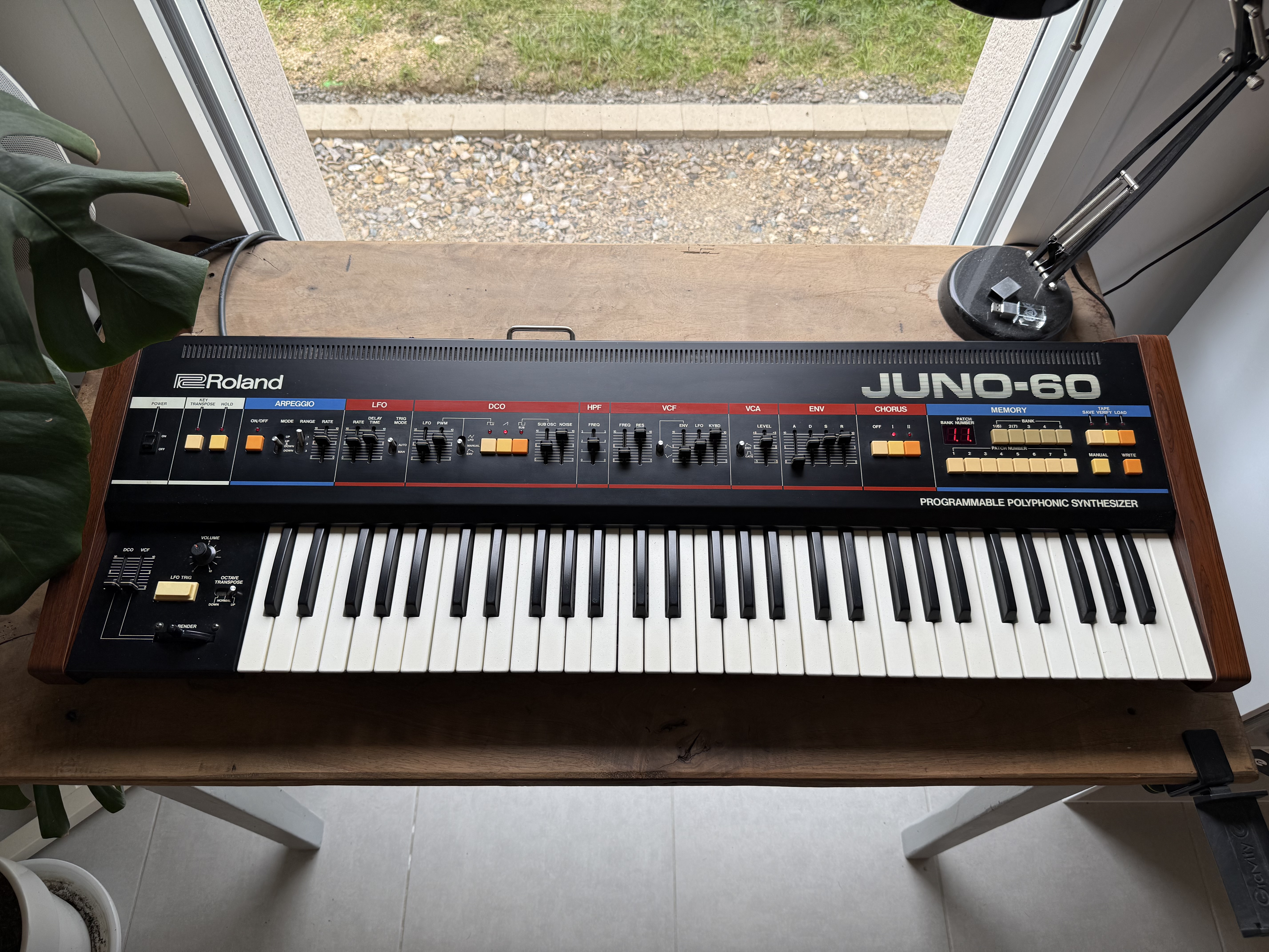 Vends JUNO 60 + MIDIFIE + CARTON D’ORIGINE 