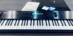 ROLAND W30 WORKSTATION  TRES BEL ETAT