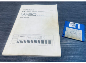 Roland W-30 (29324)