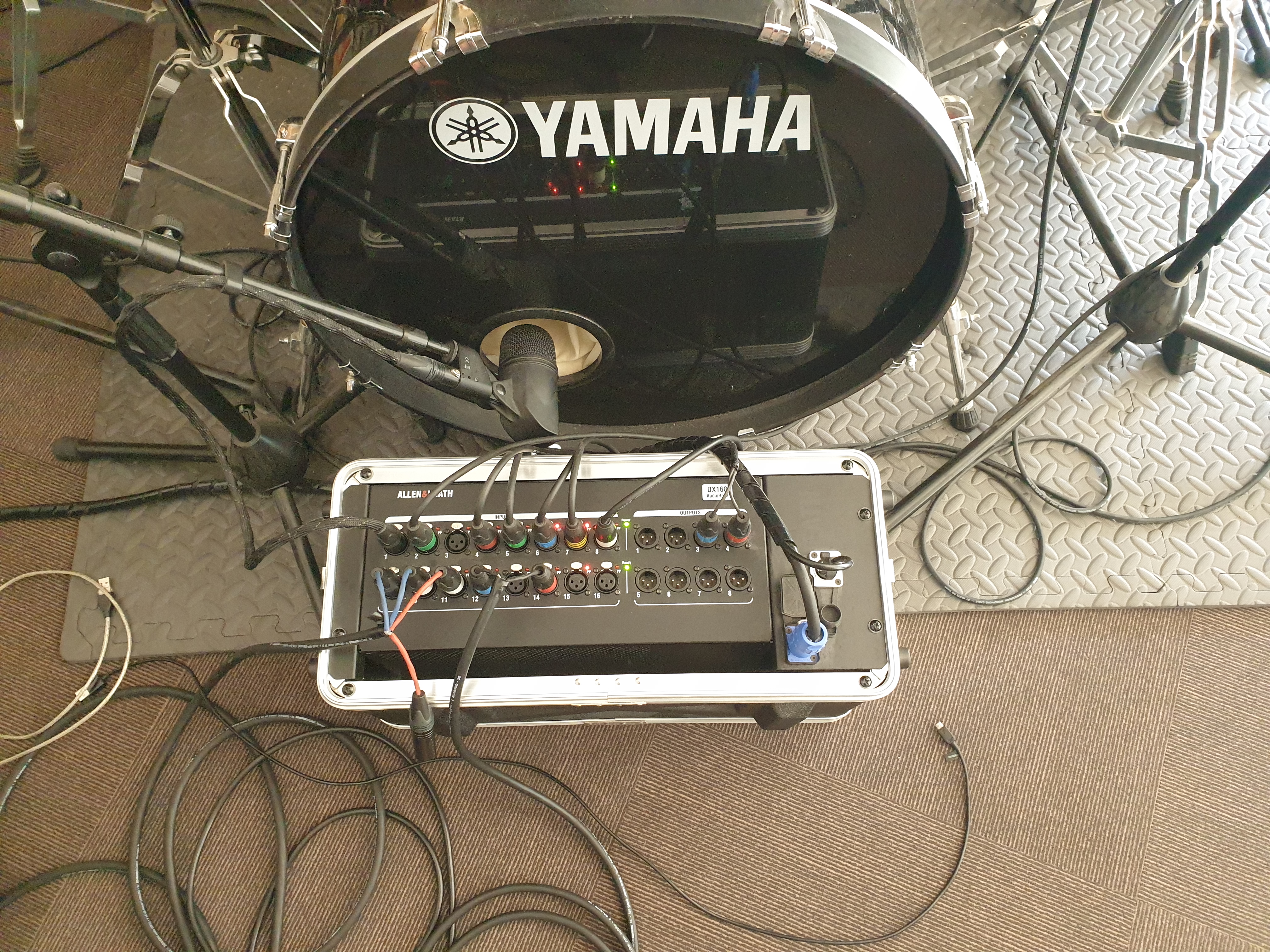 Vends Stage Box Allen and Heath DX 168