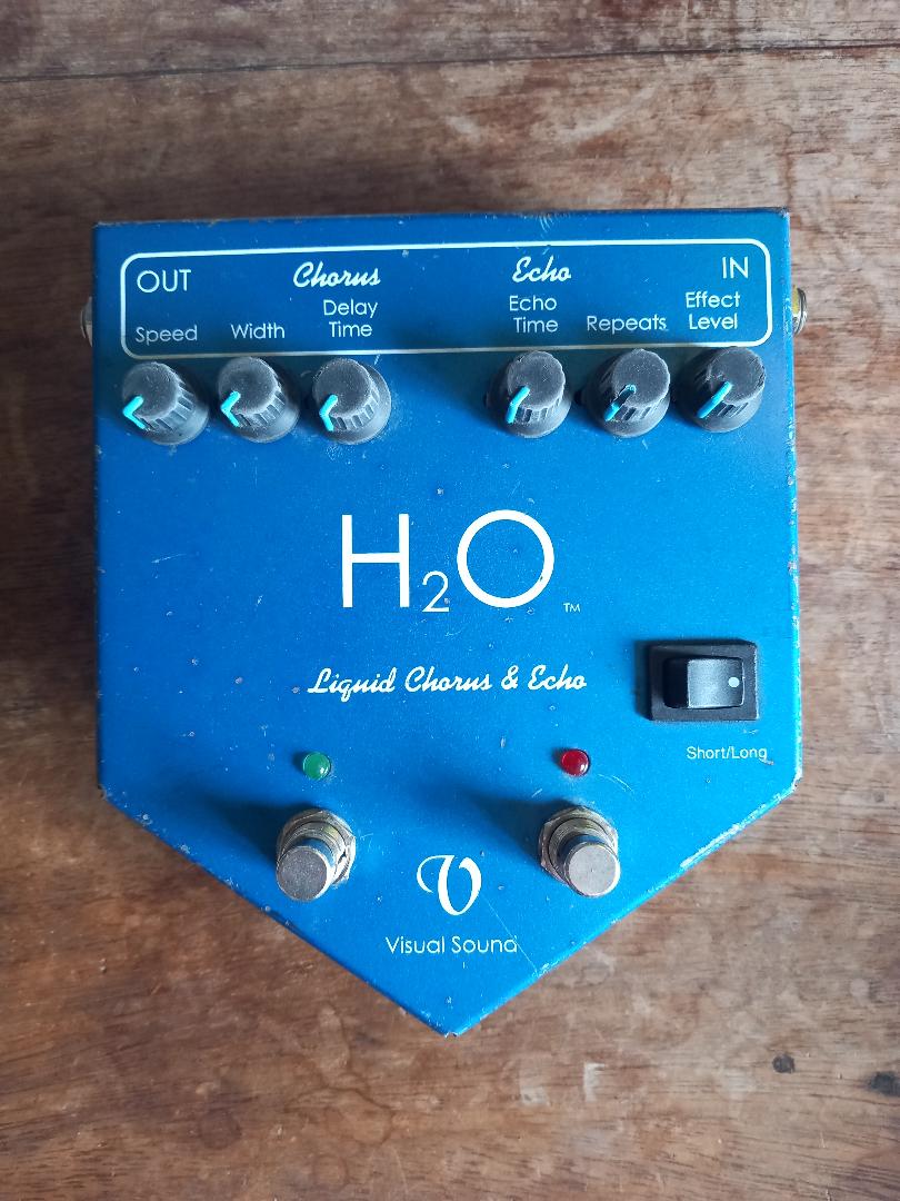 Pédale Chorus et Écho Visual Sound H2O V1