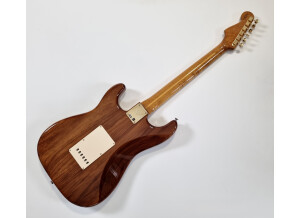 Fender Walnut Top Artisan Stratocaster Maple (7862)