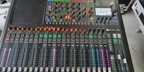 Soundcraft SI Compact 24 pour pièces ou à réparer