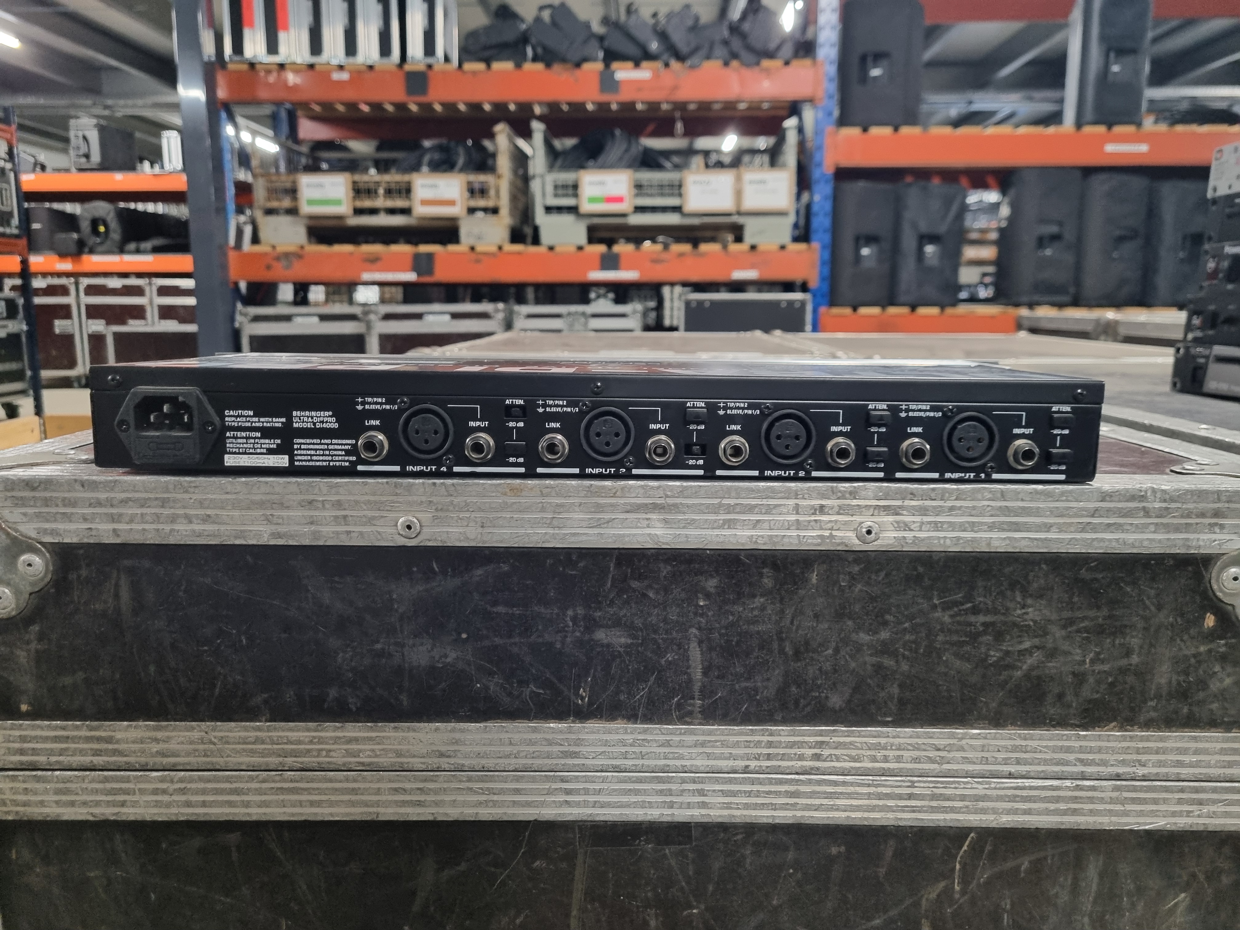 Boîte de direct Behringer Ultra-DI 4000