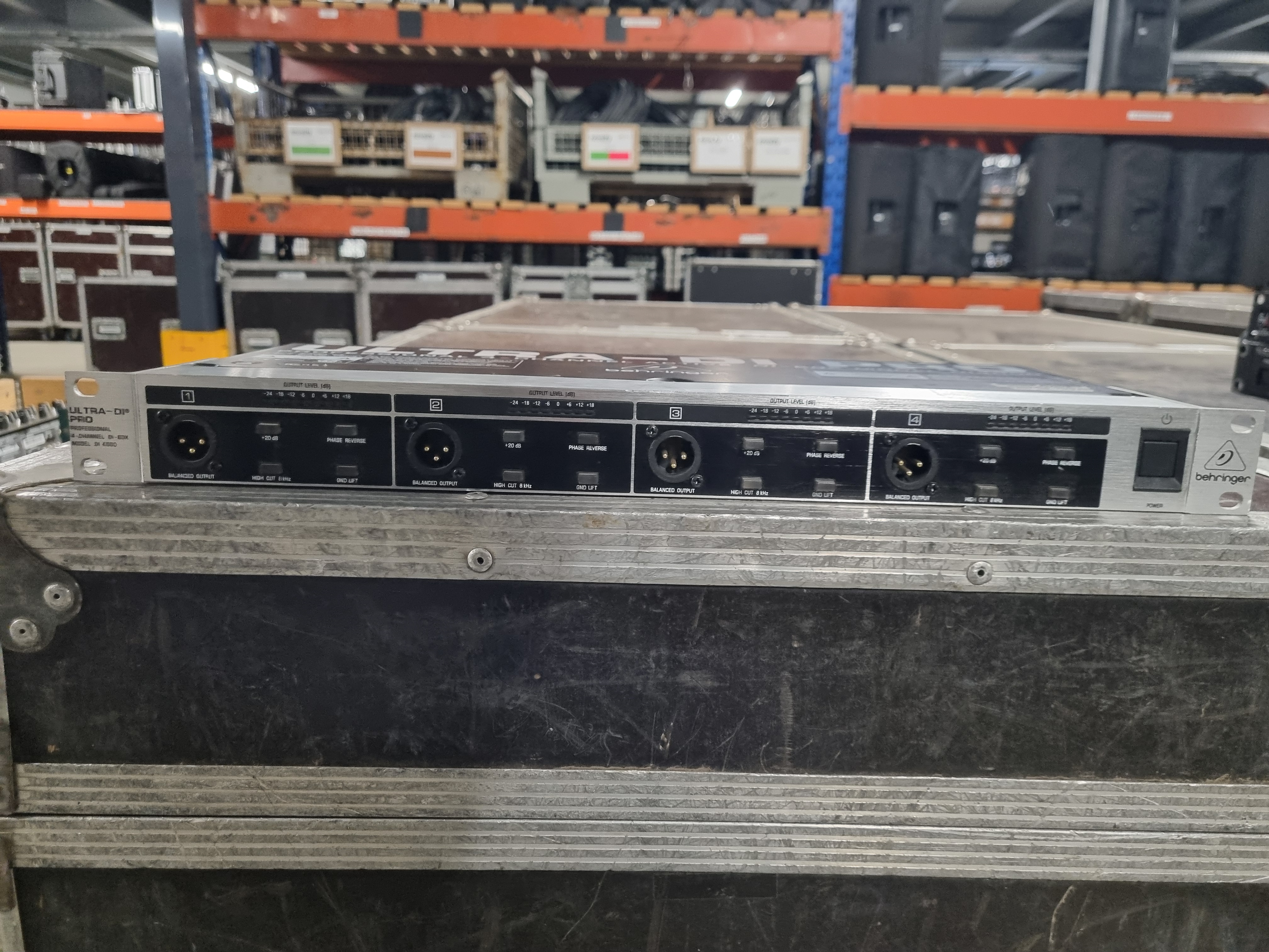 BEHRINGER ULTRA-DI-PRO-DI4000 Face