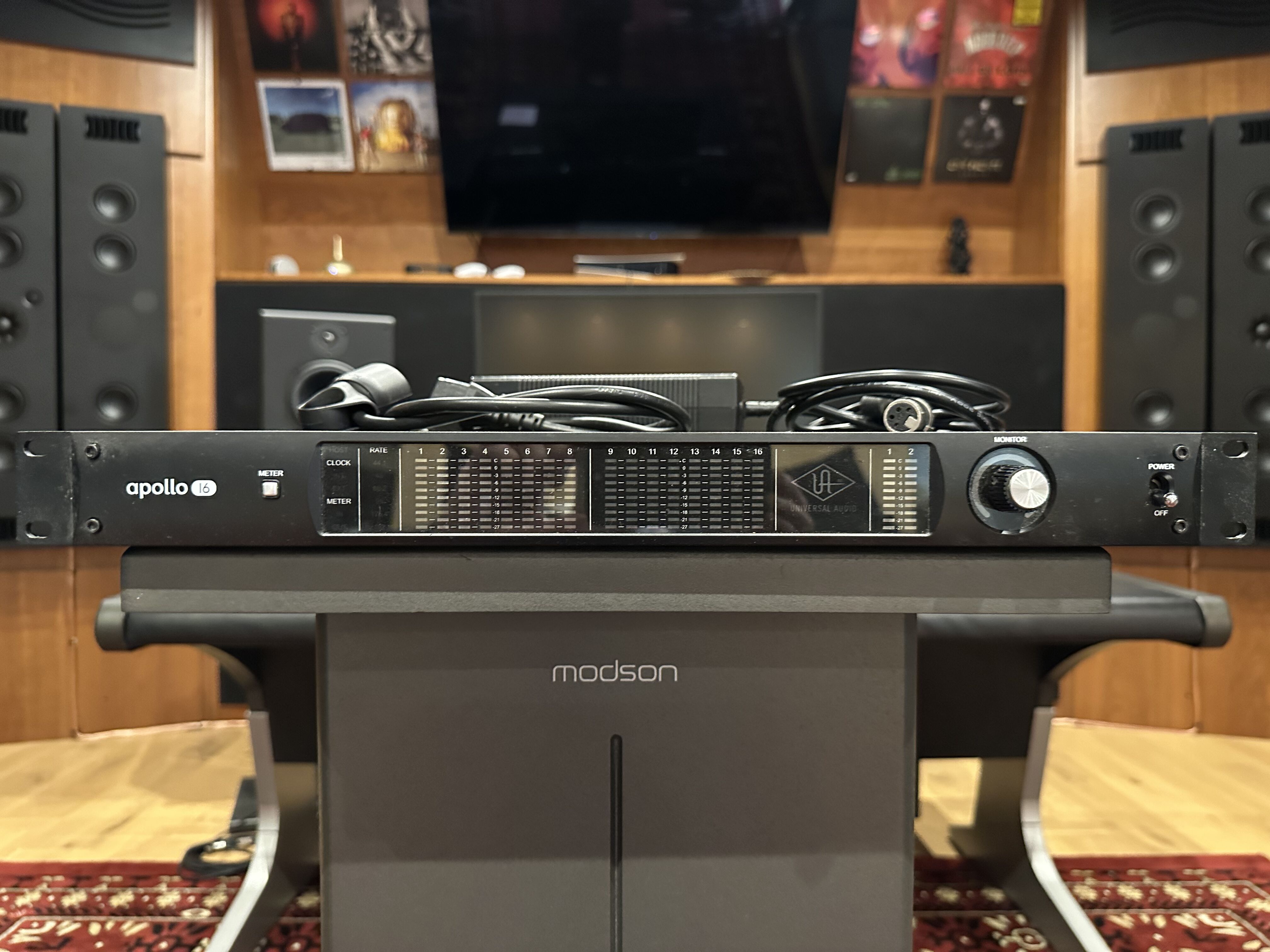 VENDS UNIVERSAL AUDIO APOLLO 16 MK2 COMME NEUF