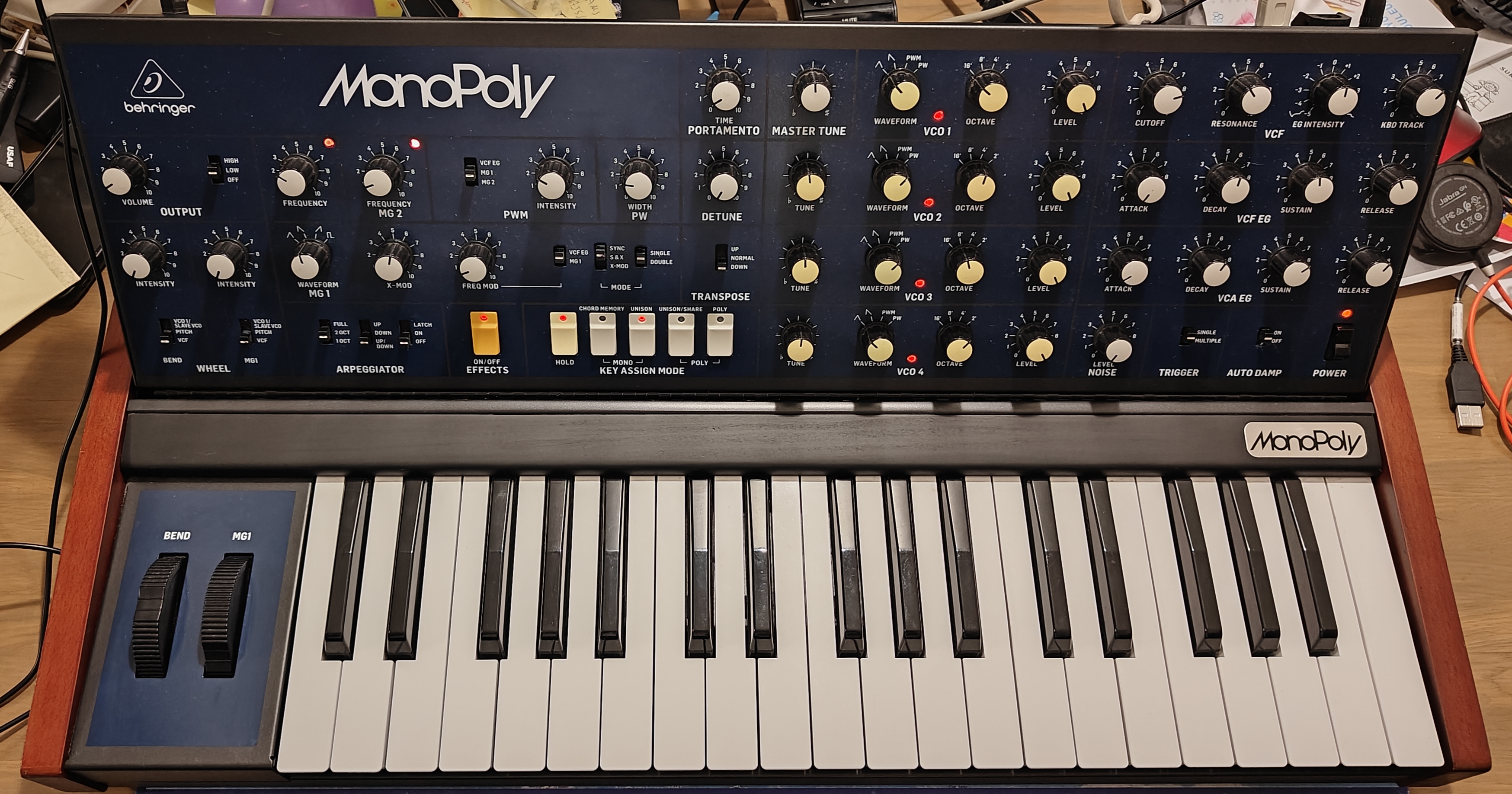 Vends MonoPoly Behringer