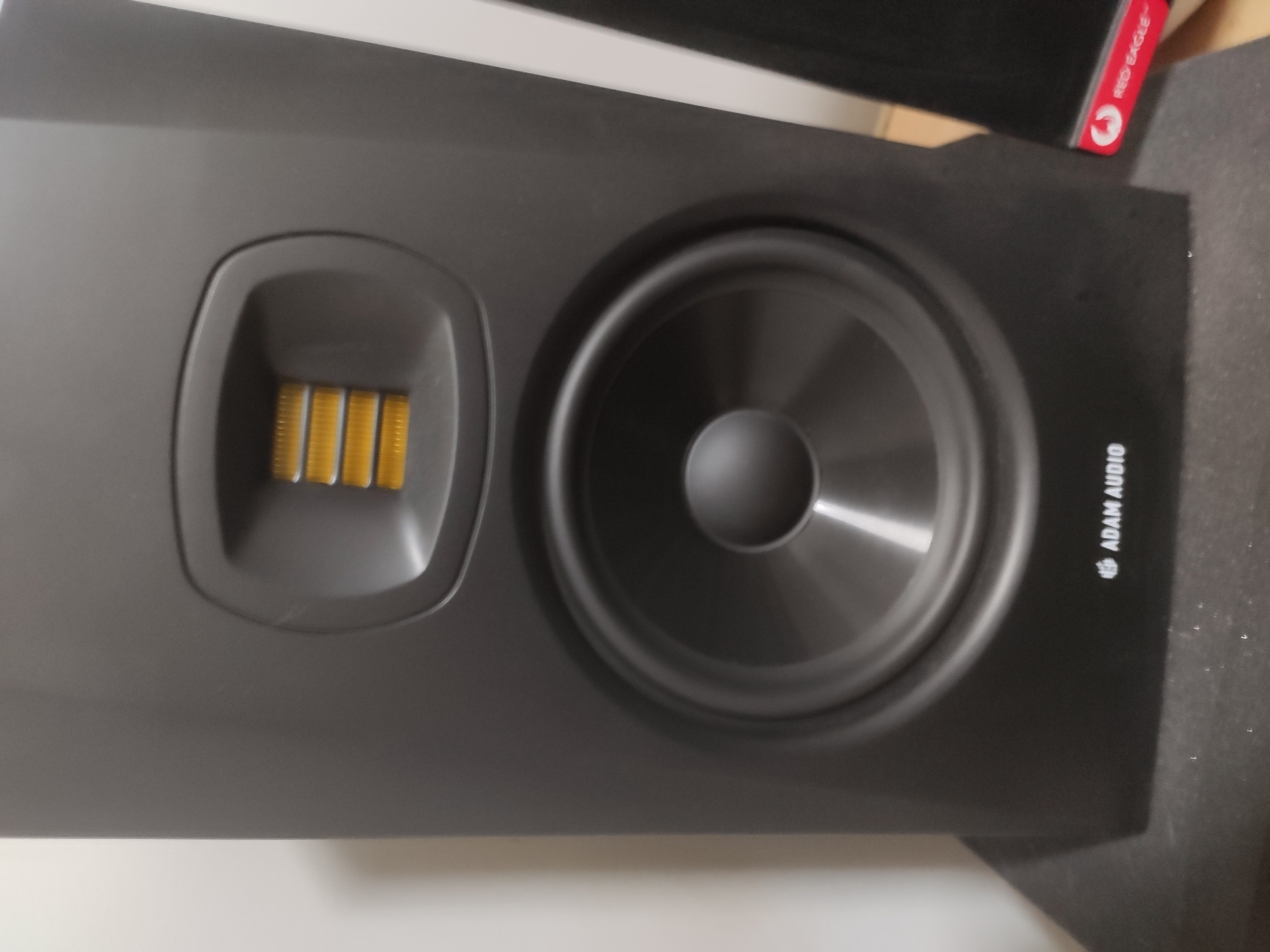 Adam t7v comme neuve