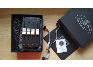 Der Mann mit der Maschine M4 droid (77479)