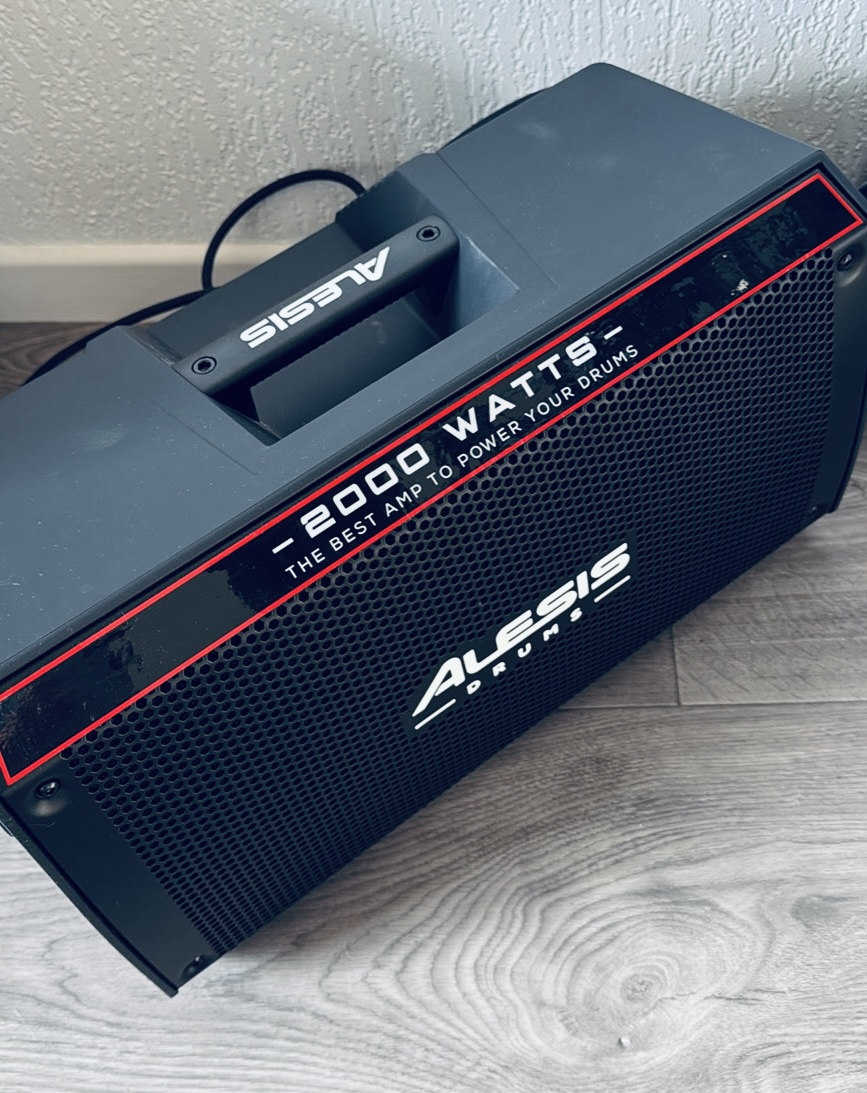 Ampli Alesis Strike Amp 8 2000w