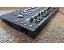 Avid Artist Mix v2 (27775)