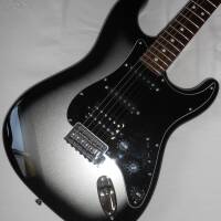 Fender Modern Player Stratocaster HSS (très belle !)