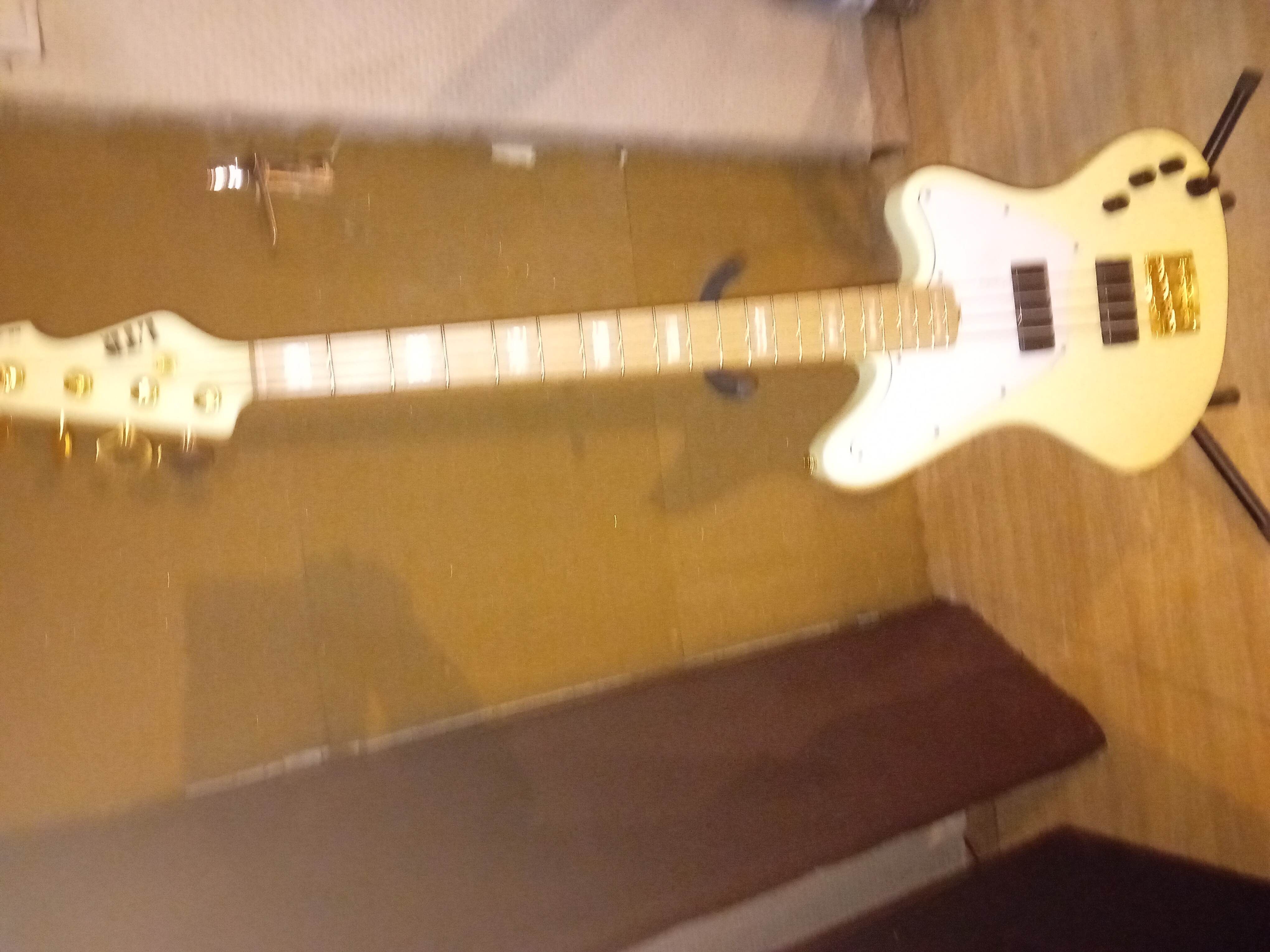 Vends ESP LTD GB-4 vintage white