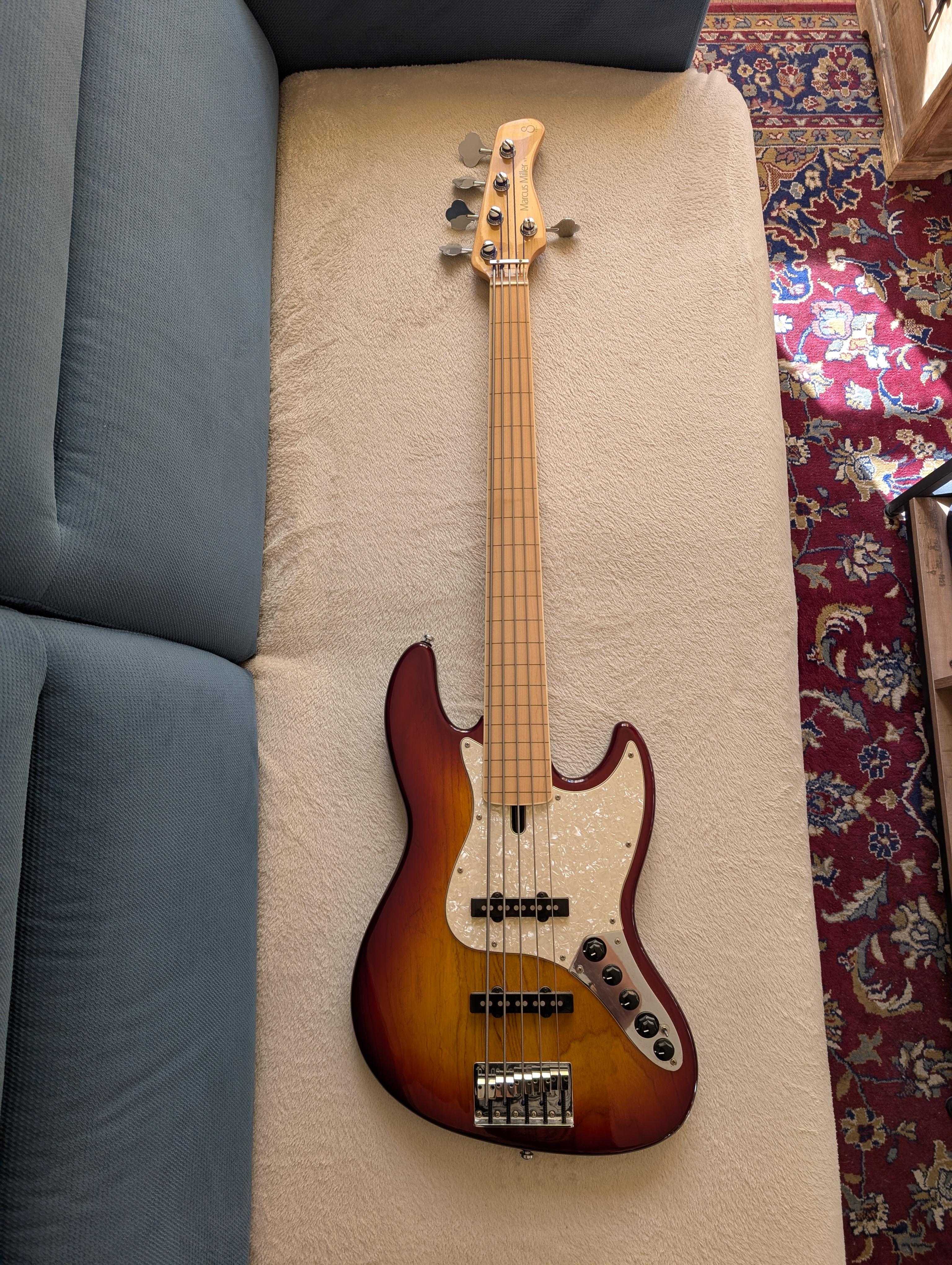 Vends Sire Marcus Miller V7 Fretless 5-Strings MK1