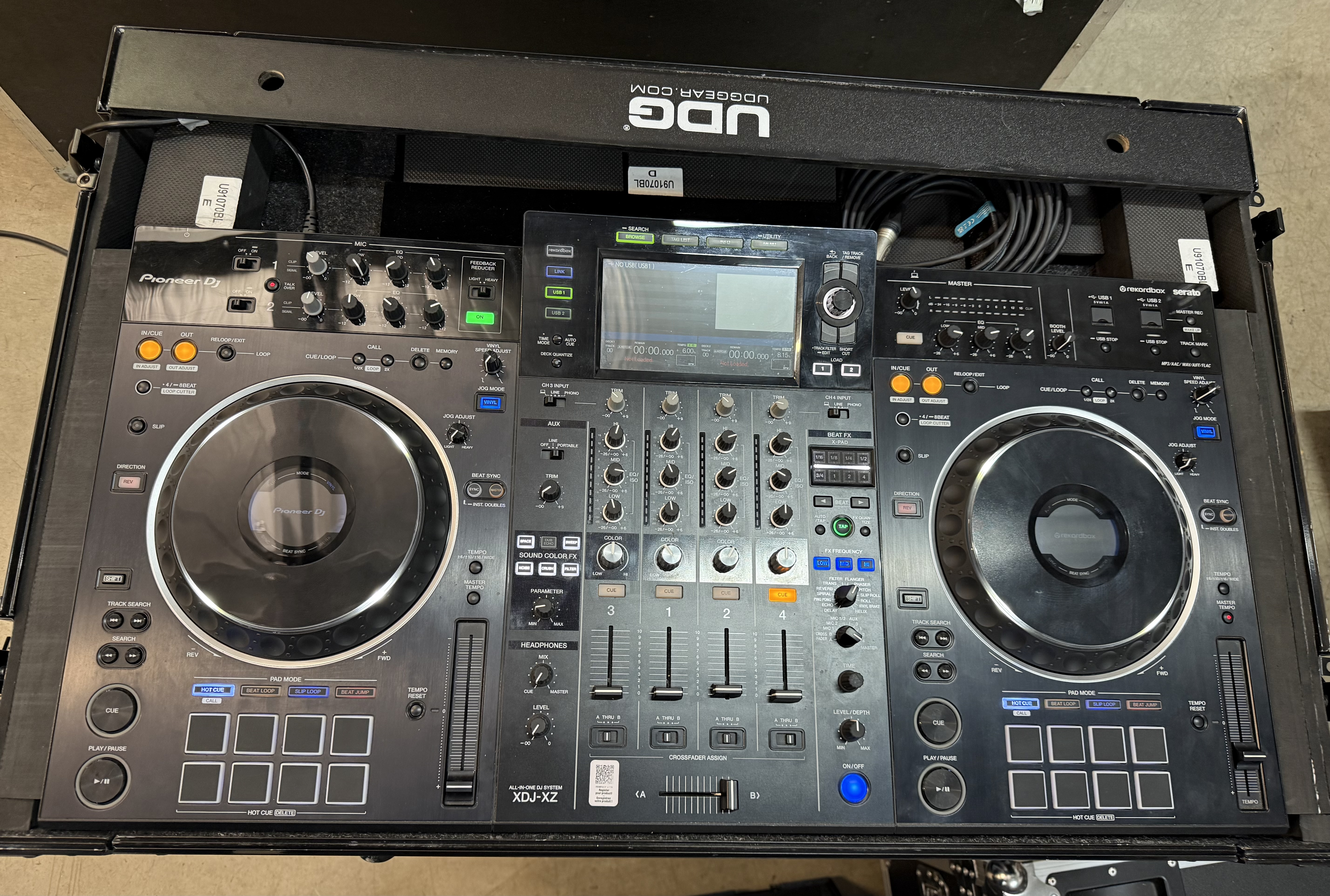 PIONEER XDJ XZ + FLIGHT