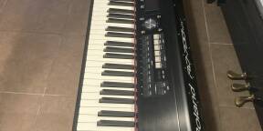 Vends Roland RD 700 NX 88 + Fly Case GATOR