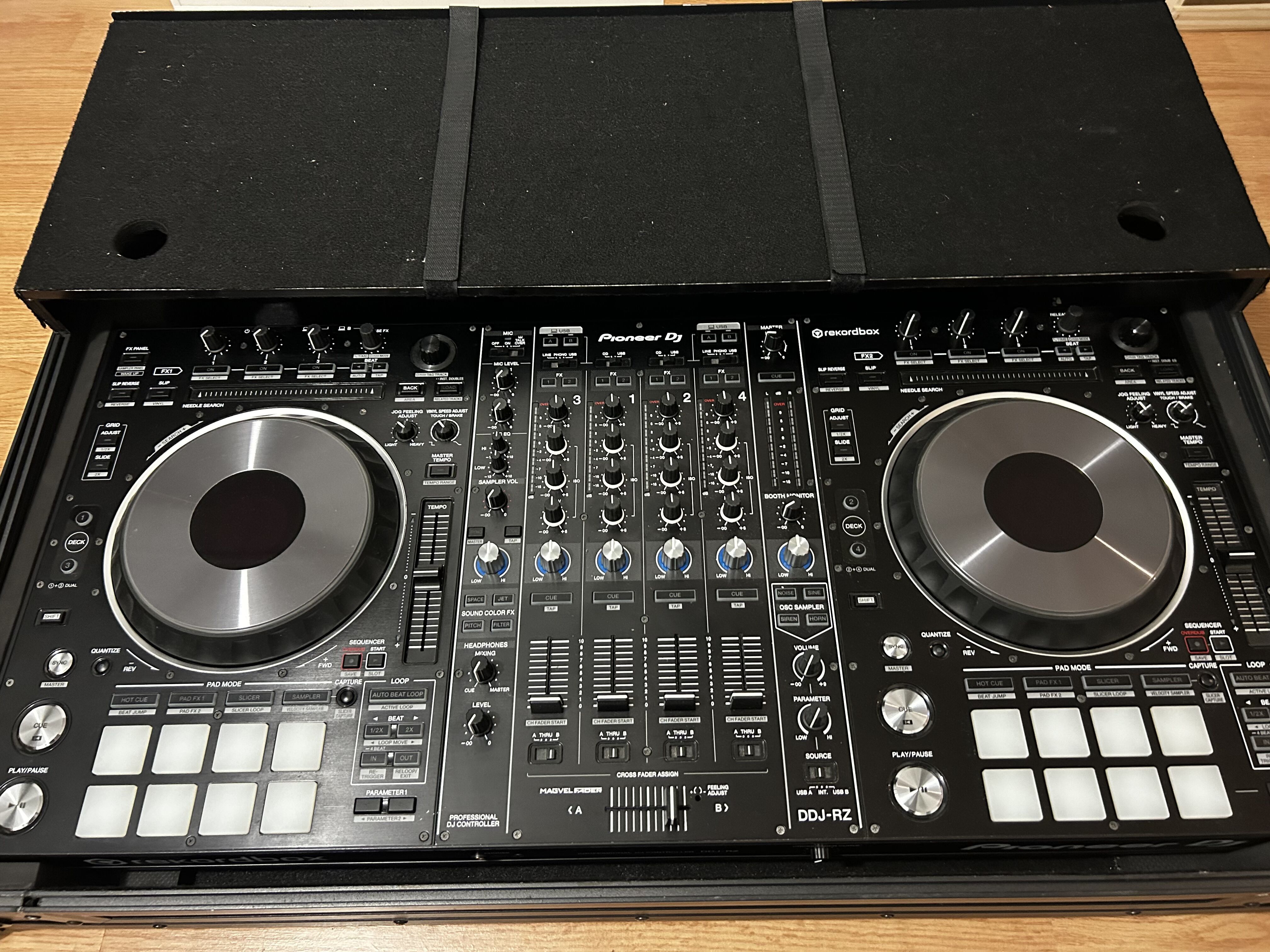 Vends DDJ RZ avec FLY case 